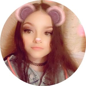 Meet your Posher, Olyvia